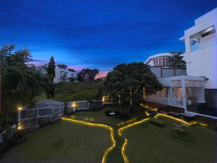 Tropical Villa By Villapedia Citaringgul Exterior foto