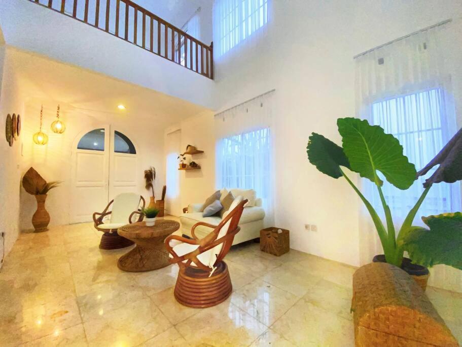 Tropical Villa By Villapedia Citaringgul Exterior foto