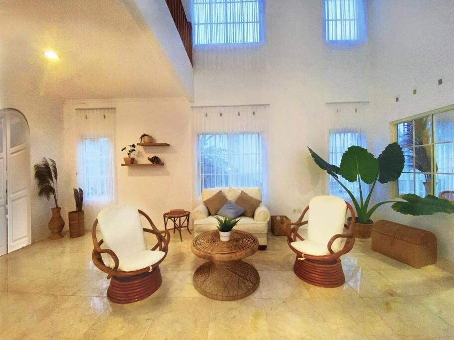 Tropical Villa By Villapedia Citaringgul Exterior foto